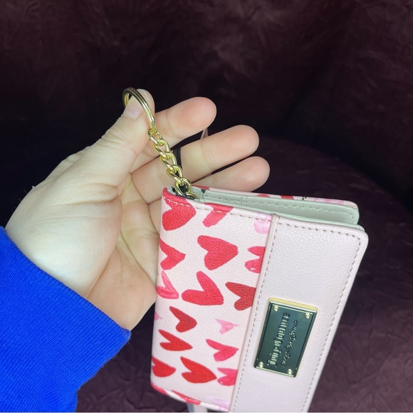 Juicy Couture Valentines Small Hand Wallet - Picture 3 of 7